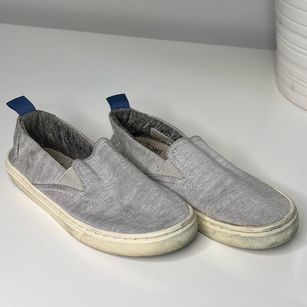 Kids TOMS size 1